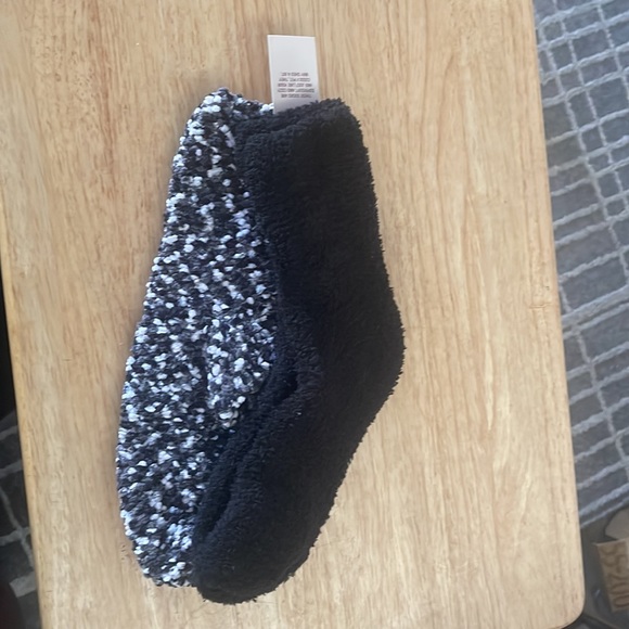 NWT -2 pairs soft socks - Picture 2 of 3
